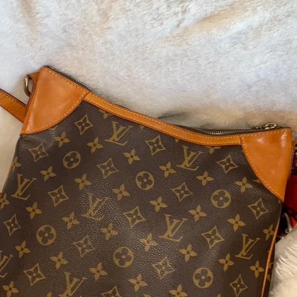 Authentic Louis Vuitton Odeon MM Monogram - Picture 3 of 16